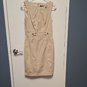 Elegant Beige Sleeveless Dress
